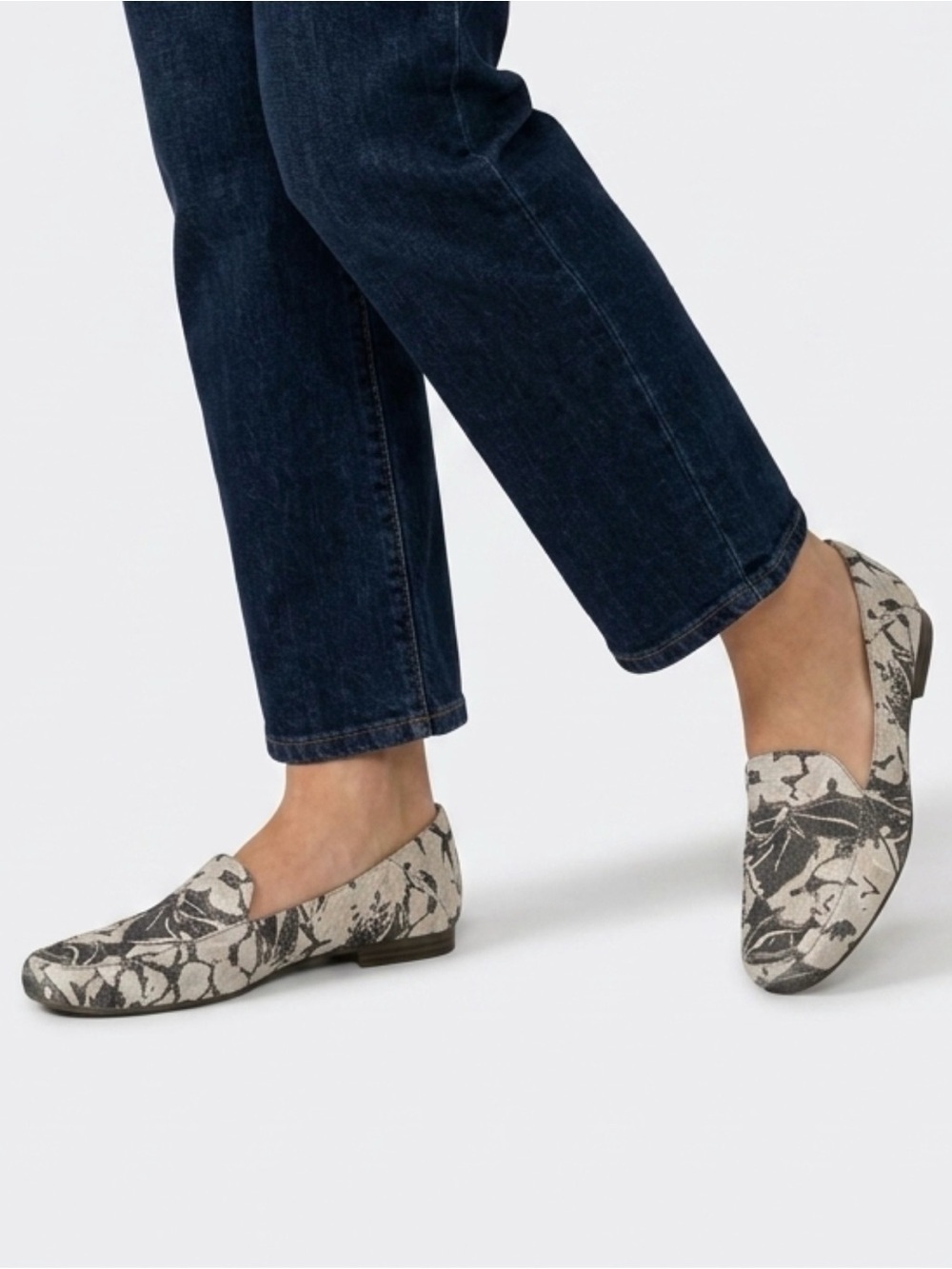 Woven Floral Loafer -Tapestry with Gray, Beige. Size 9